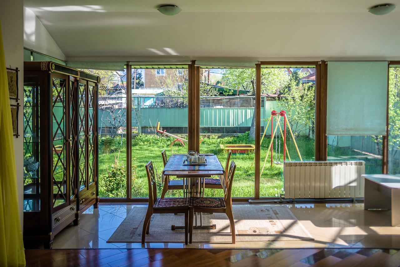 "European" Backpackers Hostel In Almaty Extérieur photo