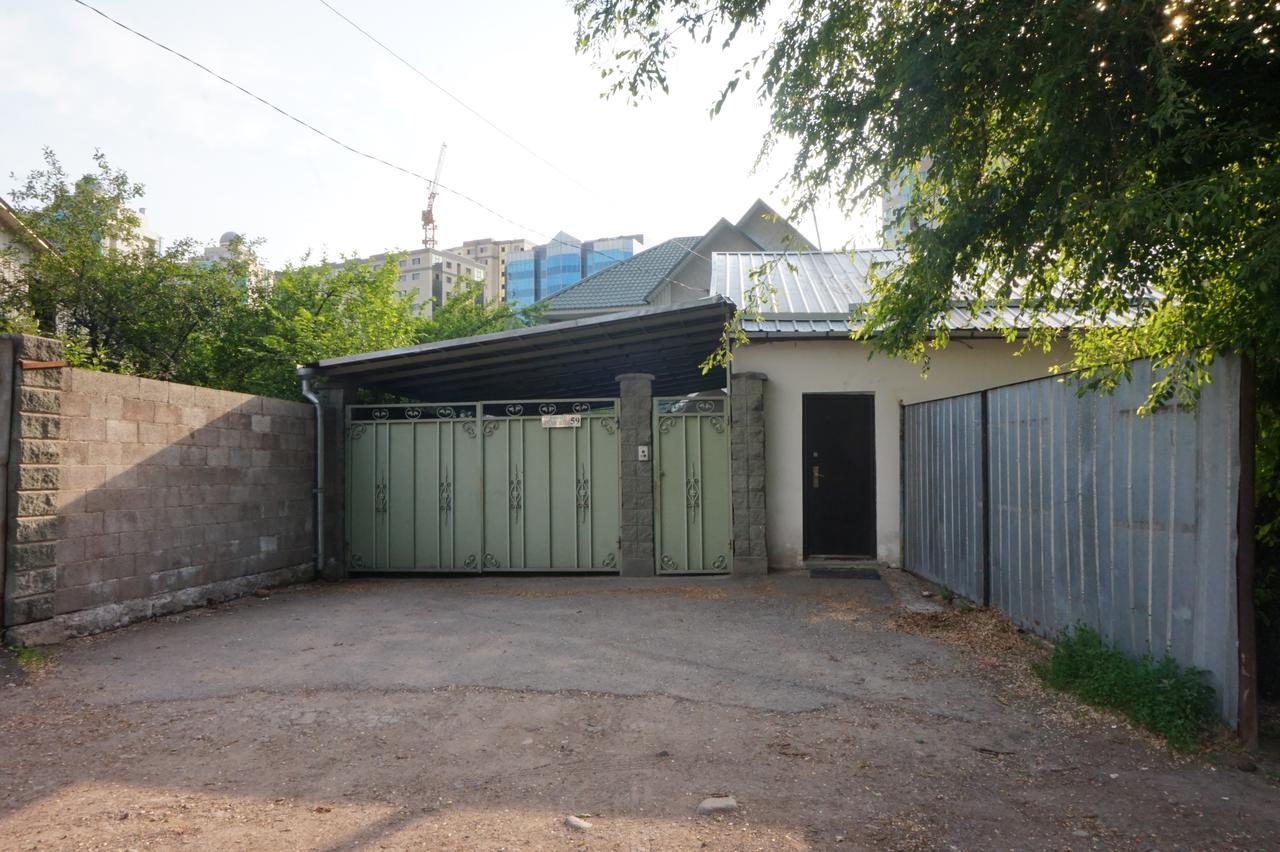 "European" Backpackers Hostel In Almaty Extérieur photo