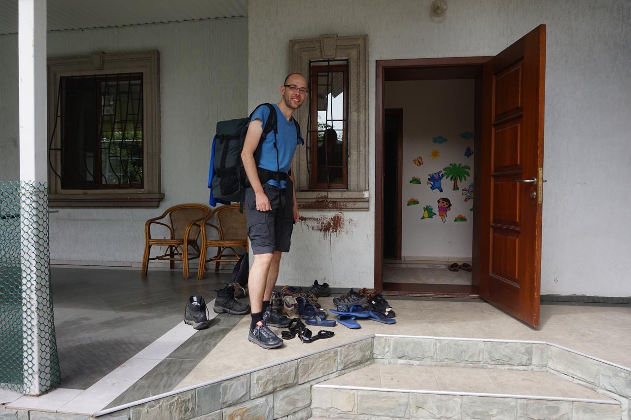 "European" Backpackers Hostel In Almaty Extérieur photo