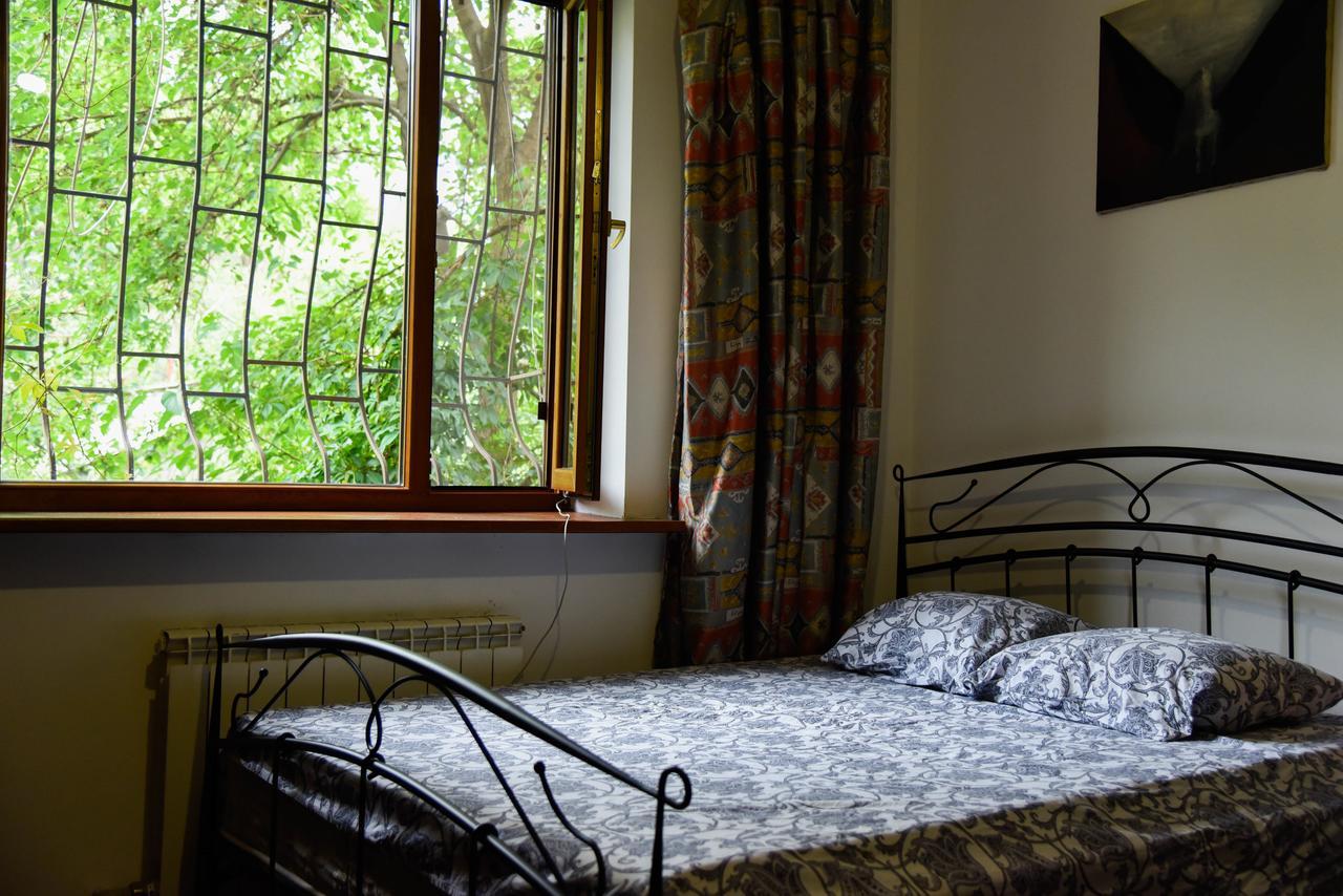 "European" Backpackers Hostel In Almaty Extérieur photo