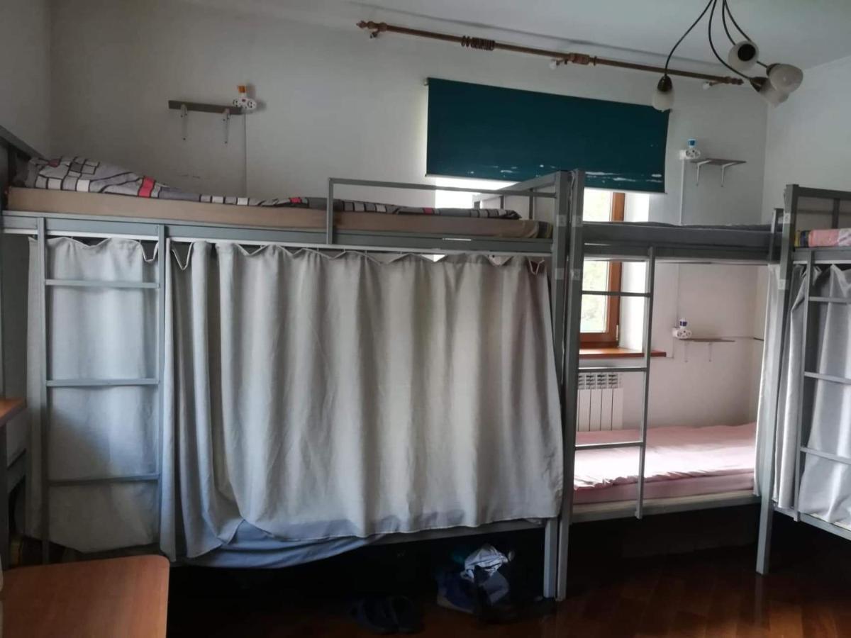 "European" Backpackers Hostel In Almaty Extérieur photo